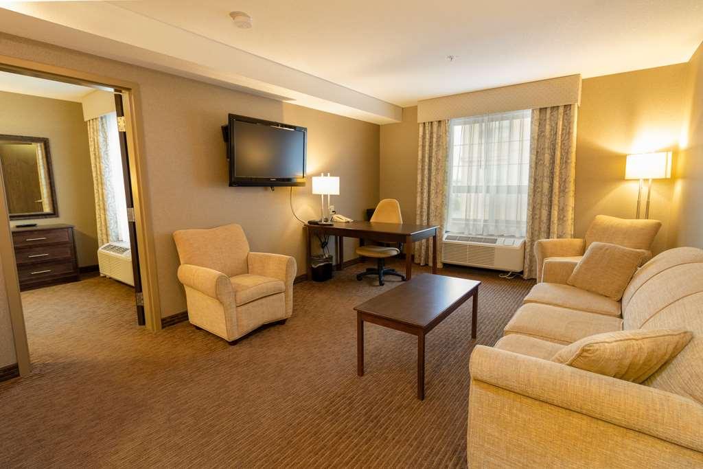 The Kanata Fort Saskatchewan Room photo