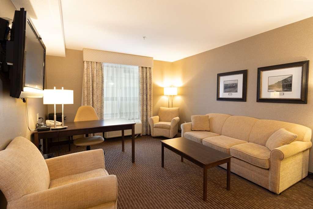 The Kanata Fort Saskatchewan Room photo